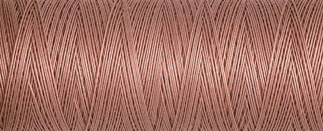 Gutermann Cotton Thread 100M Colour 2626 Close Up