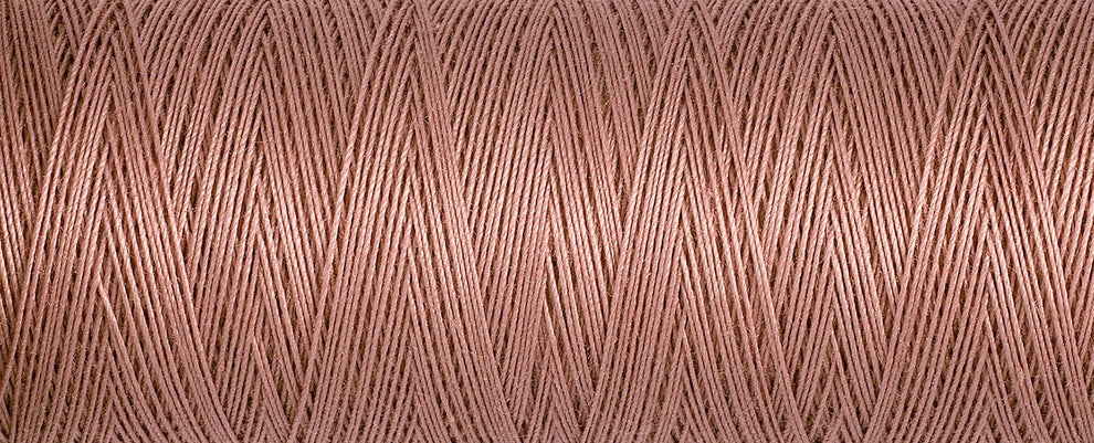 Gutermann Cotton Thread 100M Colour 2626 Close Up