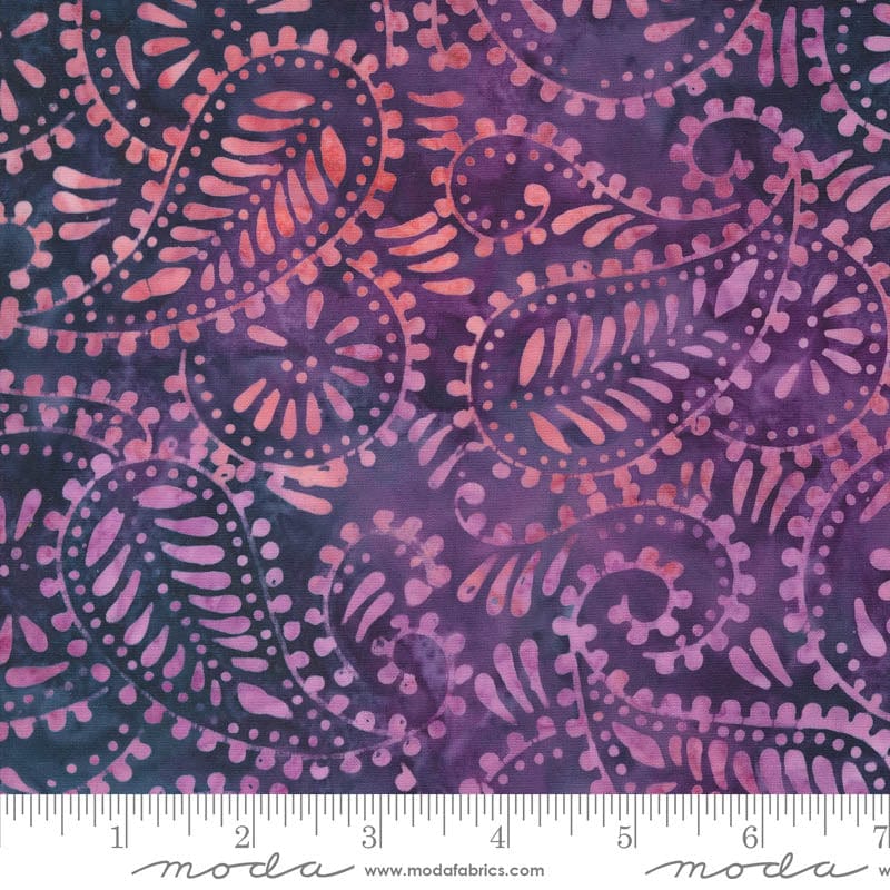 Moda Berrylicious Batiks Plum 4368-28 Ruler Image