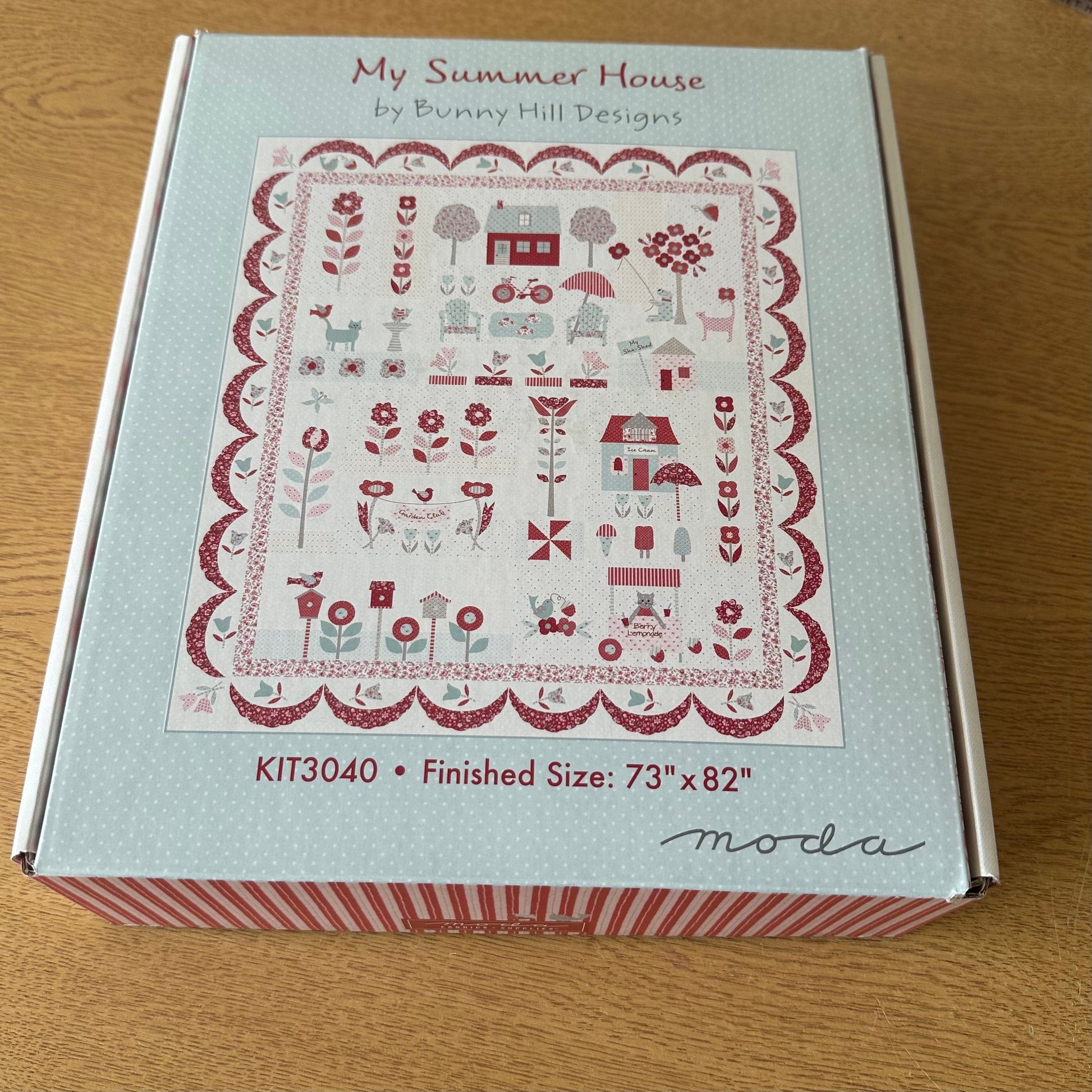 Mt Summer house quilt kit Box