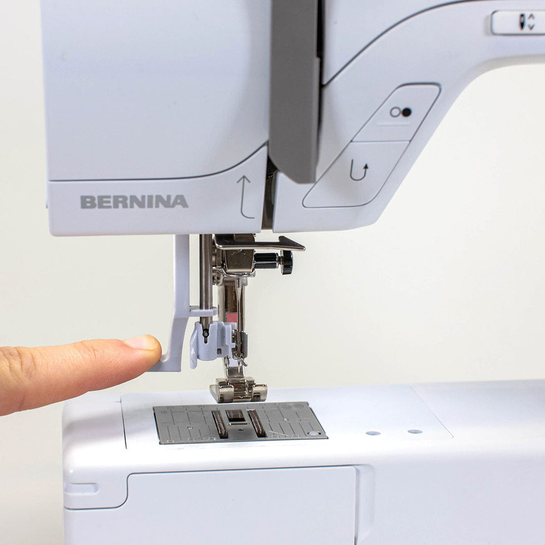 EX-DISPLAY Bernina 325 Sewing Machine