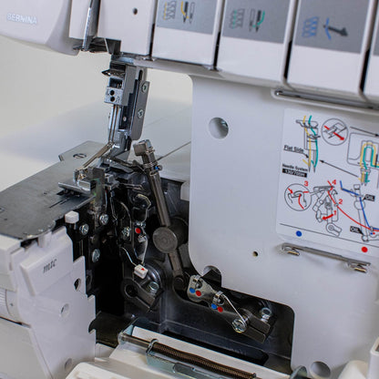 EX-DISPLAY Bernina L460 Overlocker