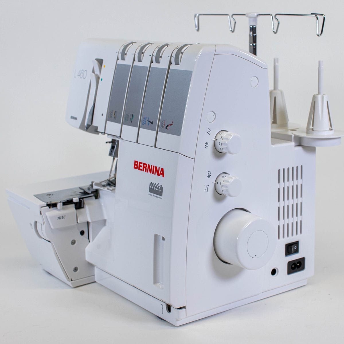 EX-DISPLAY Bernina L460 Overlocker