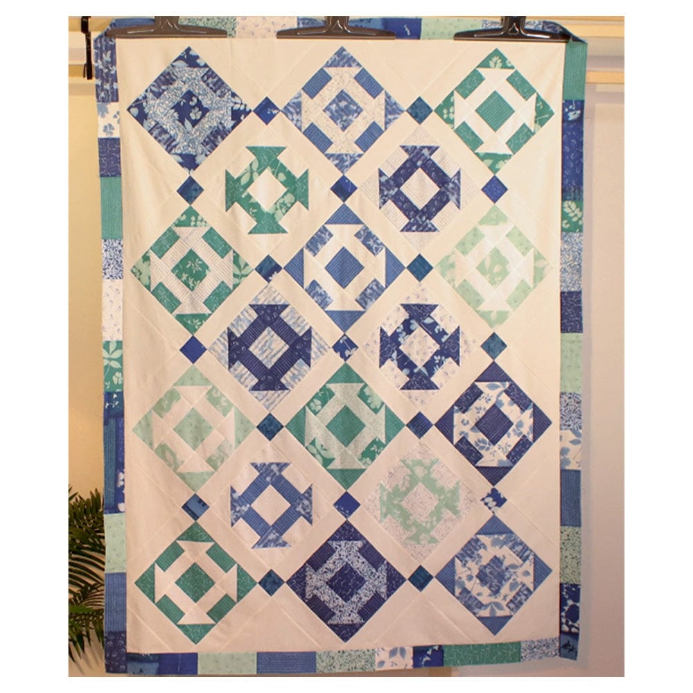 Makower Download Free Pattern: Bluebell Churn Dash Quilt Top  - The Sewing Studio