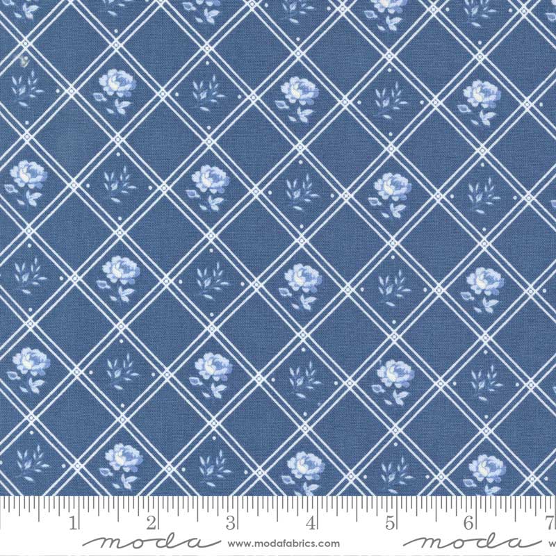 Moda Blueberry Delight Rose Blueberry 3032-15 Ruler Image