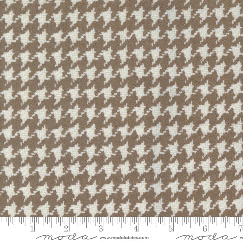 Moda Fabric Moda Farmhouse Flannels III Houndstooth Cocoa 49270-13F  - The Sewing Studio