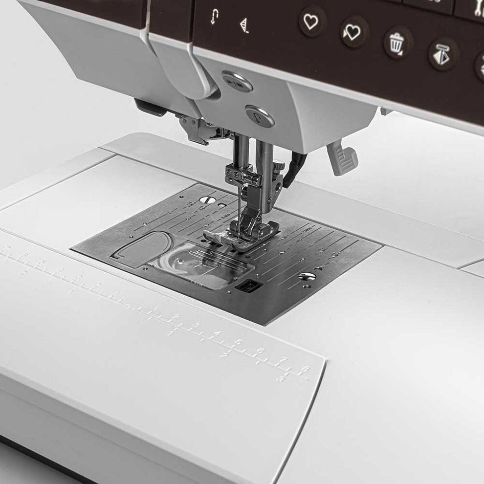 Pfaff Sewing Machines Pfaff Creative Ambition 640 Sewing and Embroidery Machine + FREE Needles worth £39  - The Sewing Studio