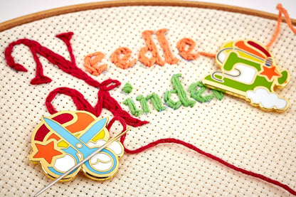 Sew Tasty Quilting Accessories Magnetic Needle Minder Scissor Design  - The Sewing Studio