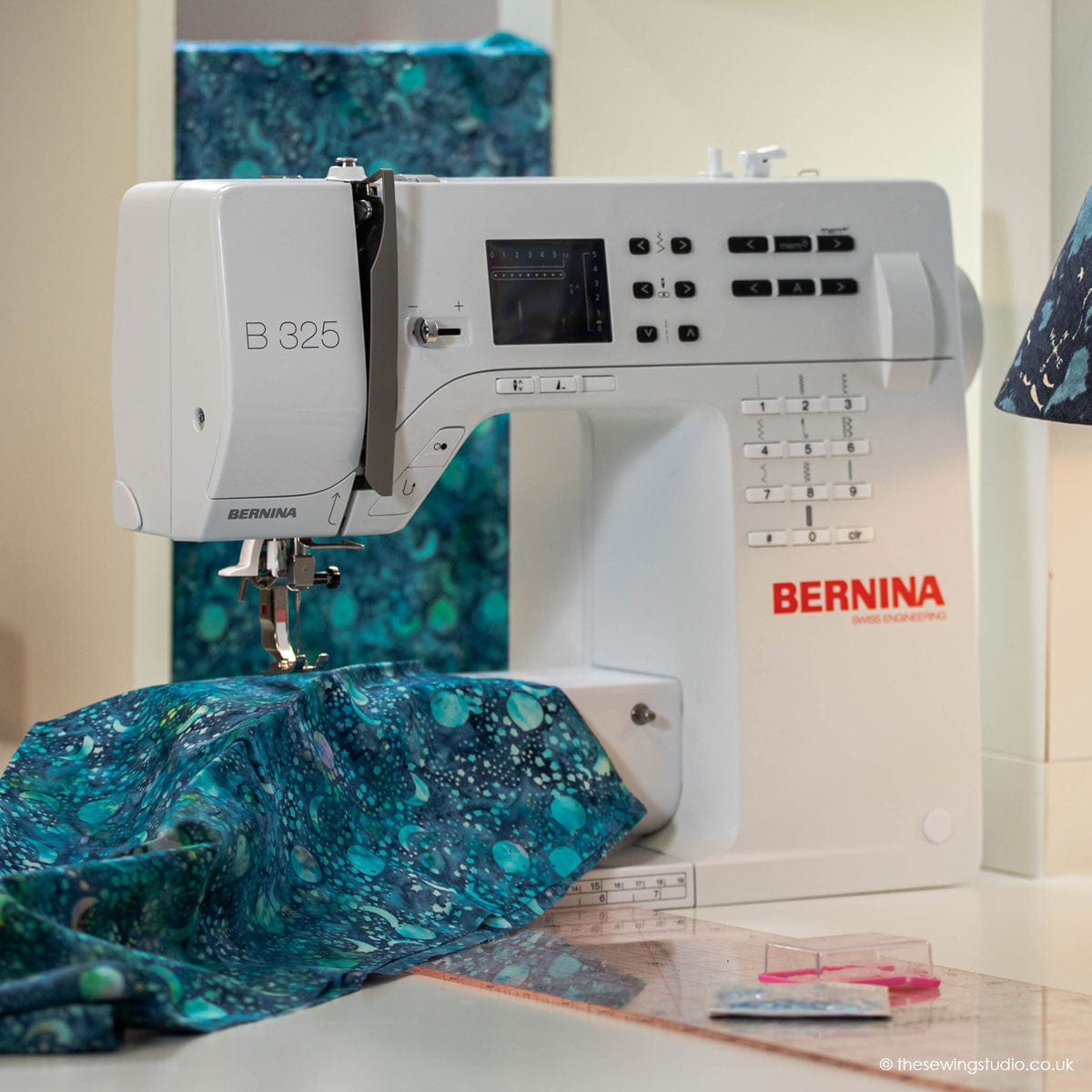 Bernina Sewing Machines Bernina 325 Sewing Machine