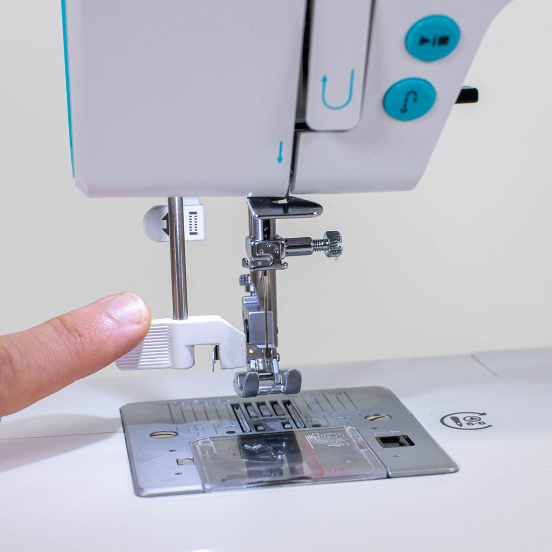 Pfaff Sewing Machines Pfaff Smarter 260C Sewing Machine + FREE Gifts worth £74  - The Sewing Studio